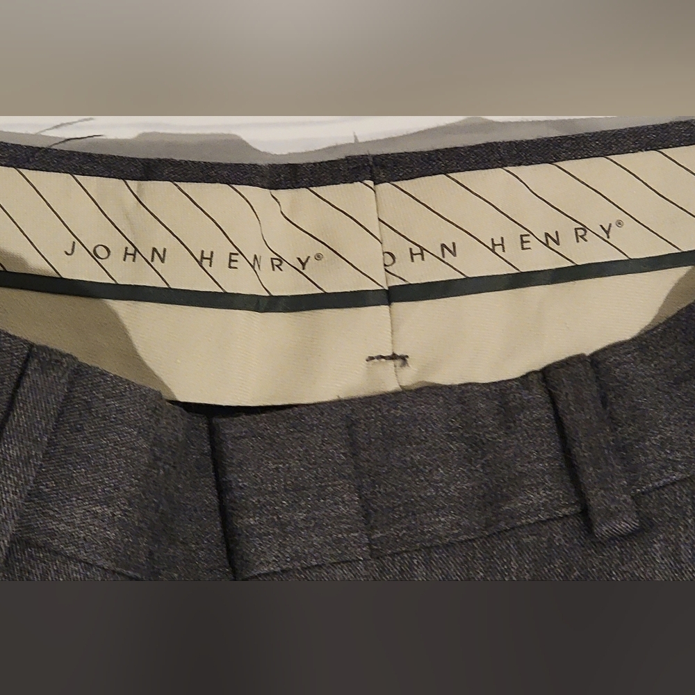 John Henry Men's Gray Pleated Trousers Sz 34x32 - Picture 2 of 4